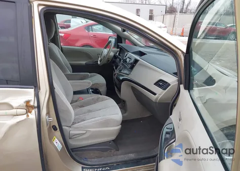 2013 Toyota Sienna Le V6 8 Passenger from USA, damaged, VIN 5TDKK3DCXDS342437